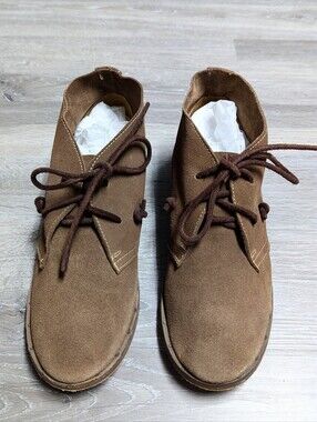 Beek Chukka Suede Shoes Size 9